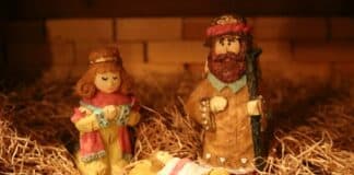 South Carolina Town Defies Mayor to Keep Nativity Scene