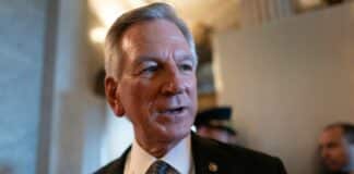 Tuberville Slams Vikings for ‘Woke’ Male Cheerleaders: Warns NFL Risks Losing Fans