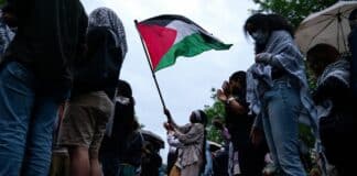 Iniciativa Pro-Hamás Se Asocia con SJP, Apunta a las Escuelas de Nueva York y Genera Alarma protest