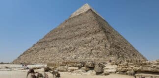 1,600-Year-Old Egyptian Churches Reveal Jesus Mural in Desert Oasis