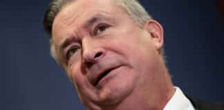 Republican Joins Effort to Quash Presidential Pardons