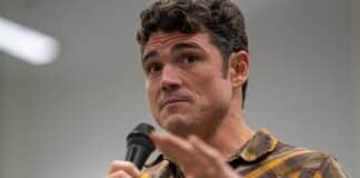 Top Counterterrorism Chief Quits Over Iran War