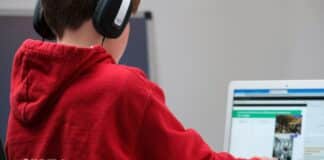 They Built the Digital Classroom and Now They’re Tearing It Down Sweden students