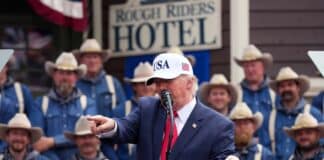 Trump Vows to Brave the Heat for 250 Speech