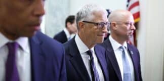 Docs Expose Bill Gates’ Security Clearance